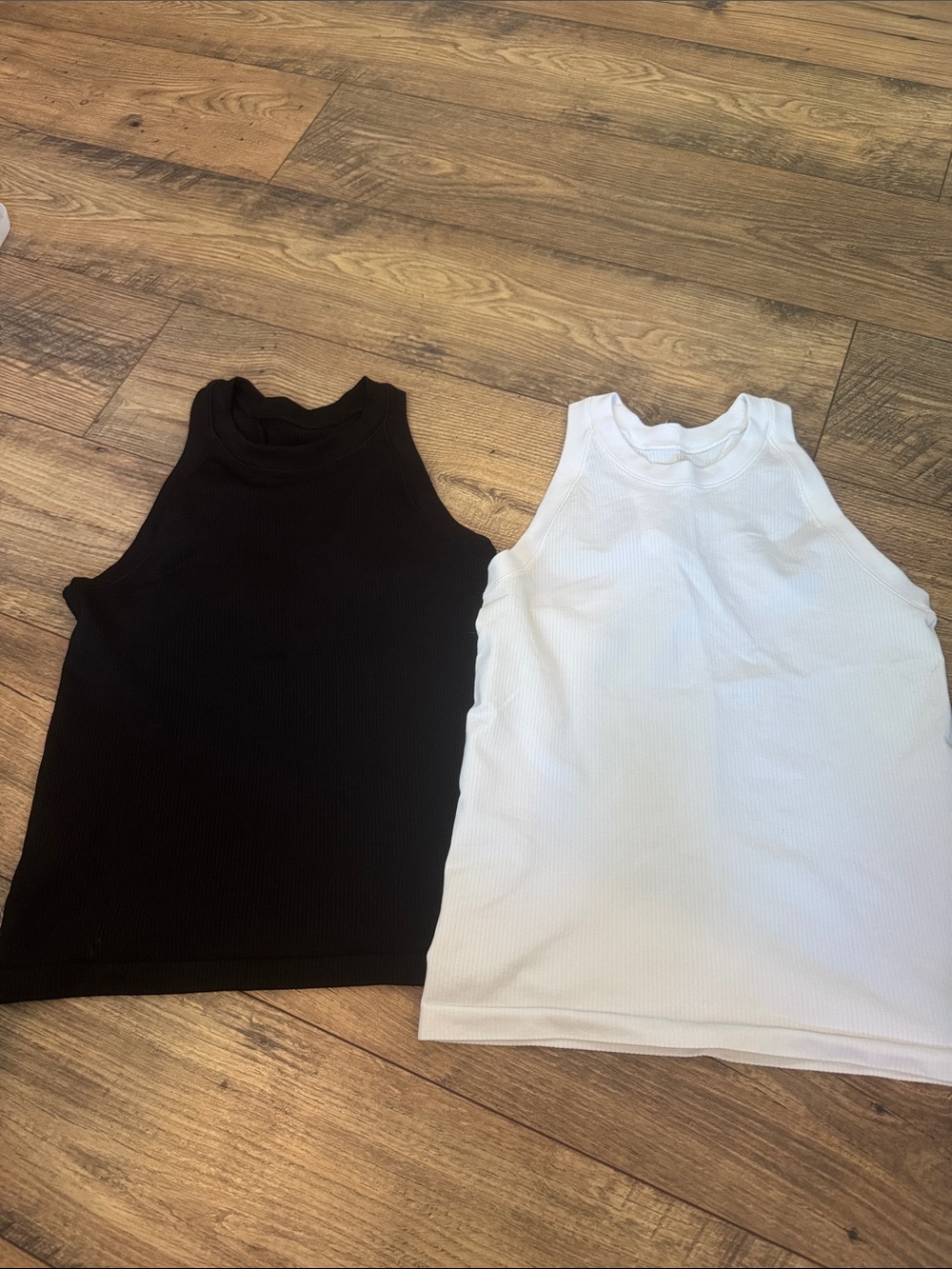 2 Athleta renew tank tops M
